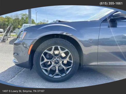 Used 2018 Chrysler 300 S w/ 300S Premium Group image 7