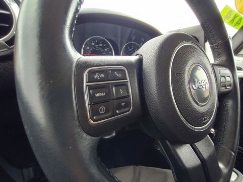 Used 2014 Jeep Wrangler Unlimited Sahara w/ Max Tow Package AWD/4WD image 23