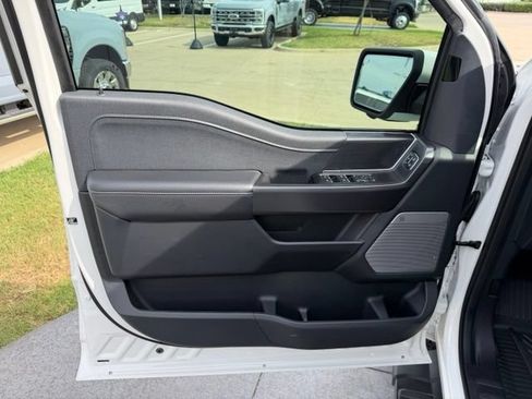 Used 2025 Ford F150 Lariat w/ Equipment Group 501A Mid AWD/4WD image 9
