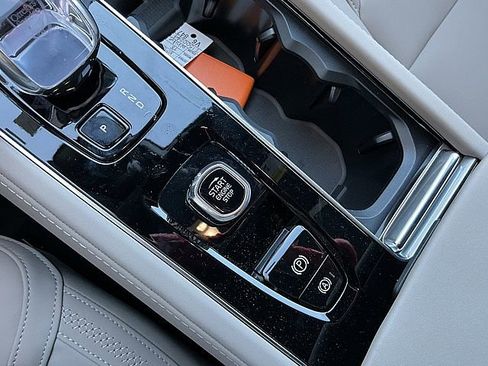 New 2026 Volvo XC90 T8 Plus w/ Protection Package Premier image 19