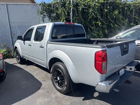 Certified 2019 Nissan Frontier SV RWD image 3