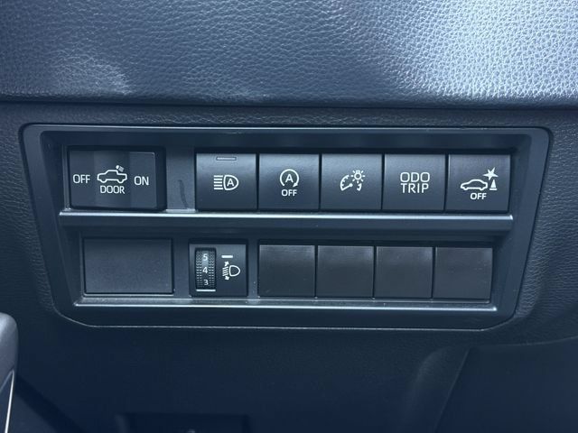 Used 2023 Toyota Tundra SR5 w/ SR5 Convenience Package AWD/4WD image 20
