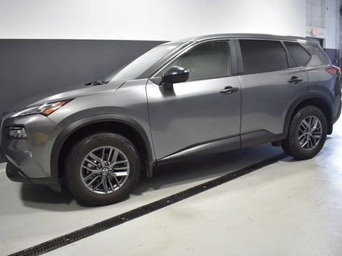 Used 2021 Nissan Rogue S image 2