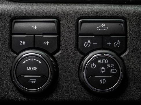 Used 2025 Chevrolet Silverado 2500 LT w/ Convenience Package AWD/4WD image 24