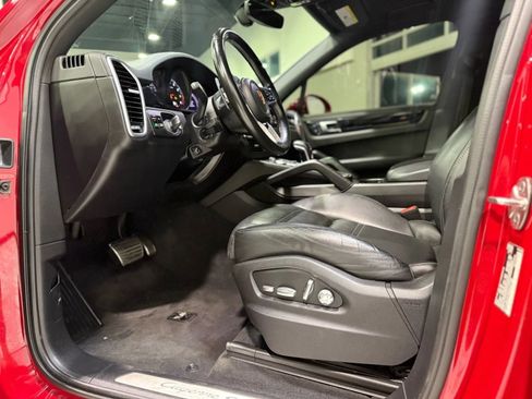 Used 2021 Porsche Cayenne S image 16