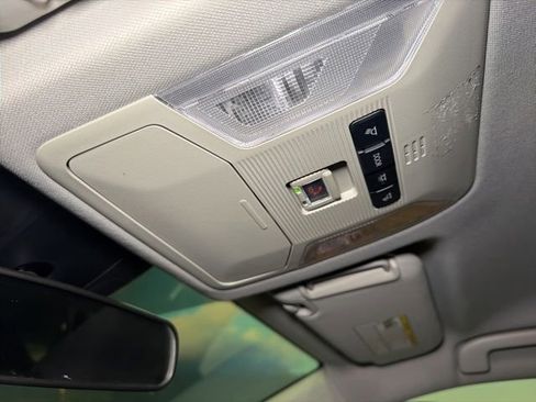 Used 2022 Toyota RAV4 XLE AWD/4WD image 40