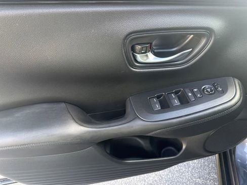 Used 2023 Honda HR-V LX image 8