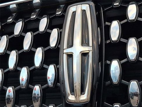 Used 2022 Lincoln Aviator Black Label w/ Class IV Trailer Tow Package image 33