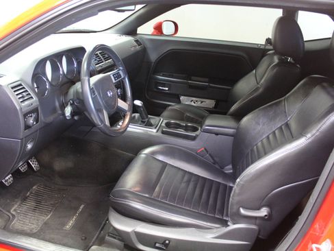 Used 2010 Dodge Challenger R/T image 16