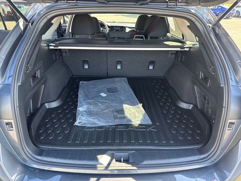 Used 2025 Subaru Outback Premium image 12