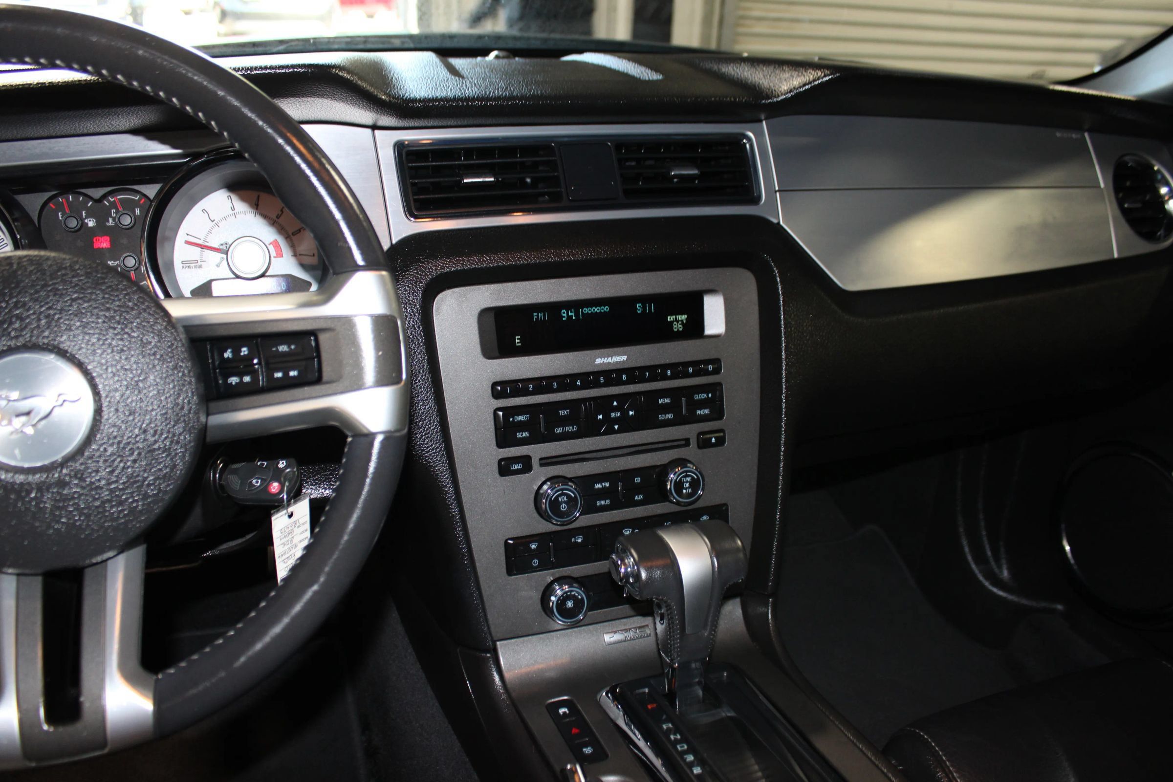 Used 2010 Ford Mustang Coupe RWD image 12
