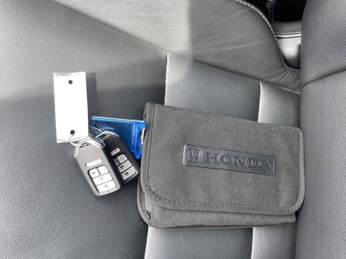 Used 2018 Honda Pilot Touring image 29