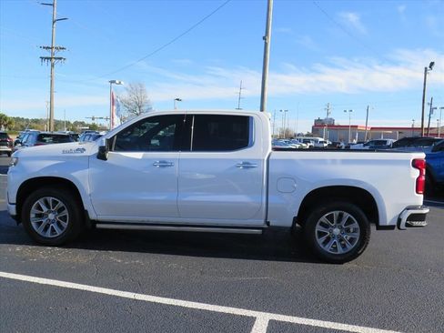 Used 2022 Chevrolet Silverado 1500 High Country w/ Technology Package image 6