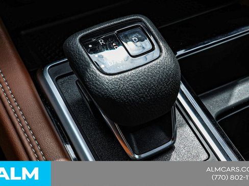 Used 2024 Nissan Pathfinder Platinum image 38