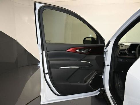 New 2026 Chevrolet Traverse RS image 11