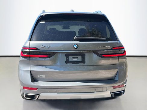 Used 2024 BMW X7 xDrive40i image 4