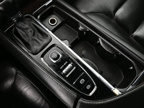 Used 2019 Volvo XC90 T5 Momentum image 19