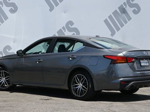 Used 2022 Nissan Altima 2.5 SR FWD image 7