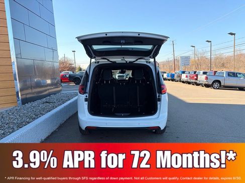 New 2026 Chrysler Pacifica Select AWD/4WD image 9