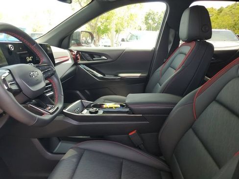 Used 2025 Chevrolet Equinox RS w/ Convenience Package III FWD image 18