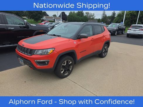 Used 2018 Jeep Compass Trailhawk w/ Leather Interior Group AWD/4WD image 2