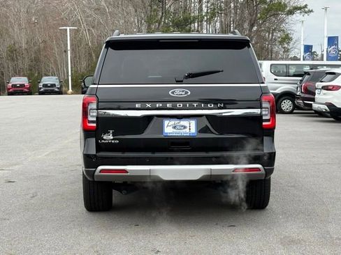 Used 2024 Ford Expedition Limited image 4