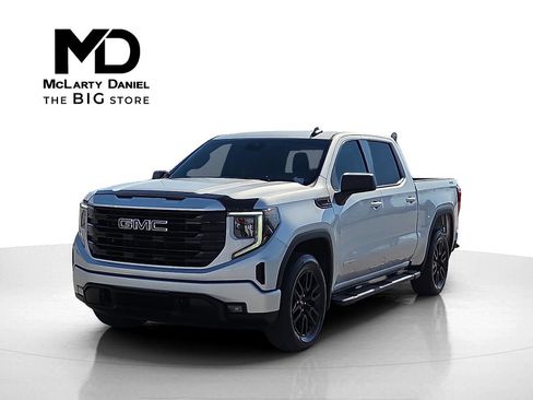 Used 2022 GMC Sierra 1500 Elevation w/ LPO, Elevation Black Package image 2