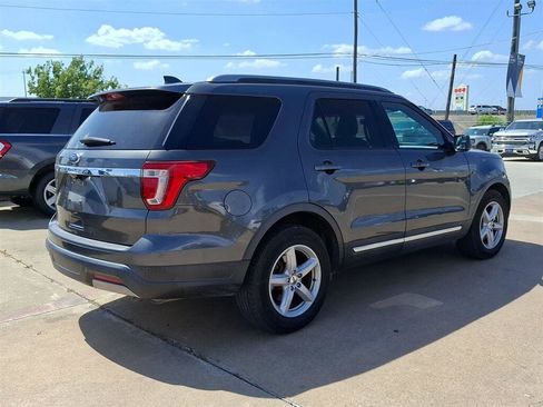 Used 2019 Ford Explorer XLT FWD image 7