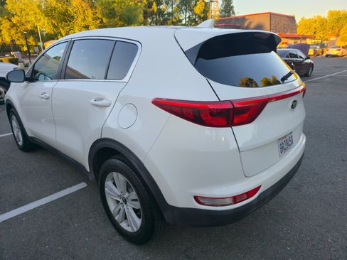 Used 2017 Kia Sportage LX AWD/4WD image 4