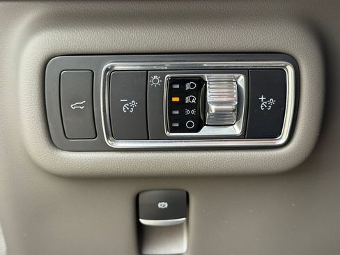 Used 2024 Lincoln Nautilus Reserve w/ Equipment Group 202A image 25