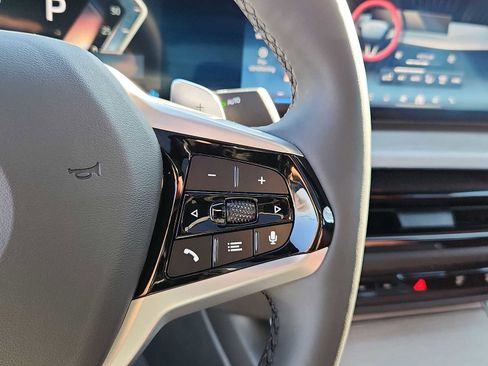 Used 2025 BMW 330i xDrive Sedan w/ Convenience Package image 21