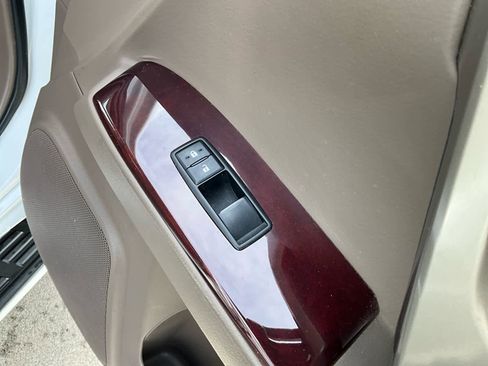 Used 2018 Lexus GX 460 Premium w/ Premium Package image 17