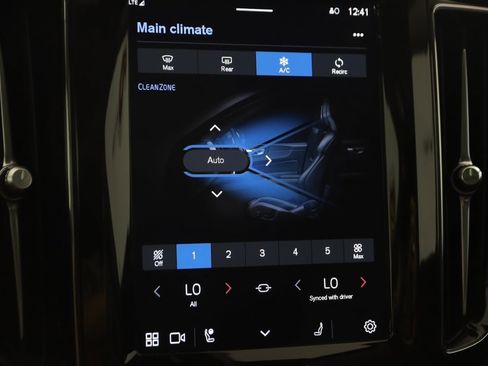 Used 2023 Volvo XC60 B5 Plus w/ Climate Package image 32