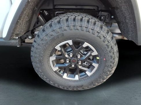New 2026 Jeep Gladiator Rubicon w/ Steel Power Dome Hood Package AWD/4WD image 10