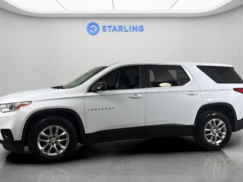 Used 2020 Chevrolet Traverse LS FWD image 2
