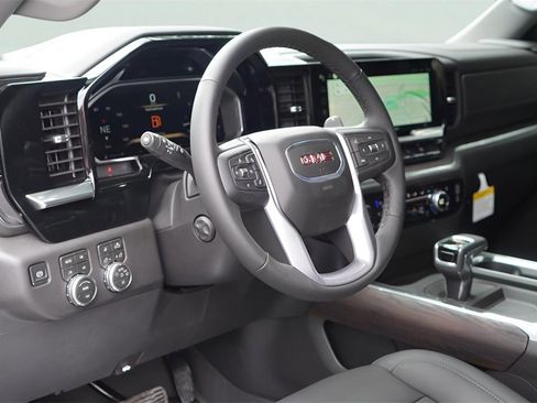 New 2026 GMC Sierra 1500 SLT image 8