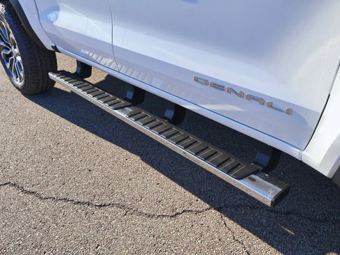 New 2026 GMC Canyon Denali image 6