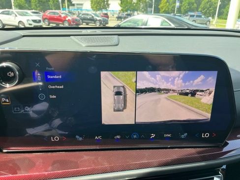 New 2026 Chevrolet Traverse Z71 w/ Enhanced Driving Package AWD/4WD image 32