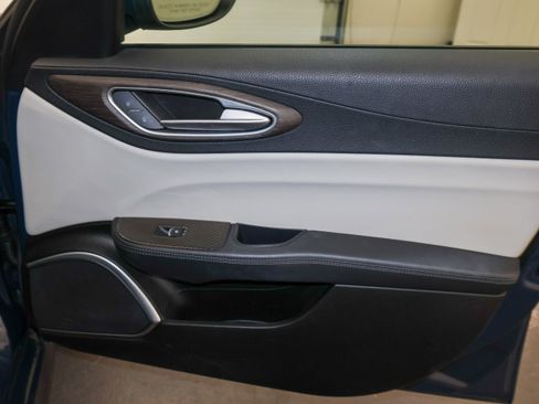 Used 2019 Alfa Romeo Giulia Ti AWD/4WD image 52