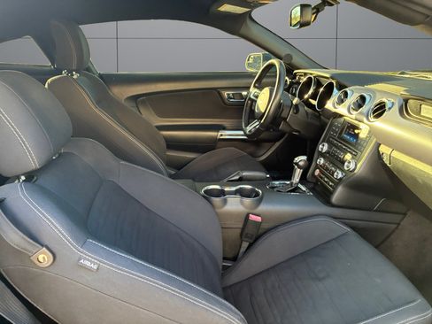 Used 2017 Ford Mustang Coupe RWD image 13