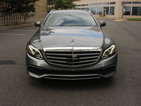 Used 2018 Mercedes-Benz E 400 4MATIC Wagon w/ Premium 3 Package image 3