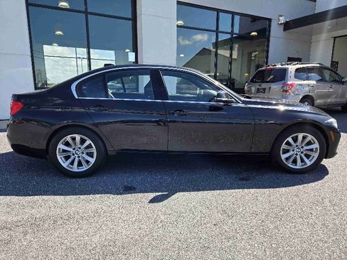Used 2018 BMW 328d Sedan w/ Convenience Package image 2