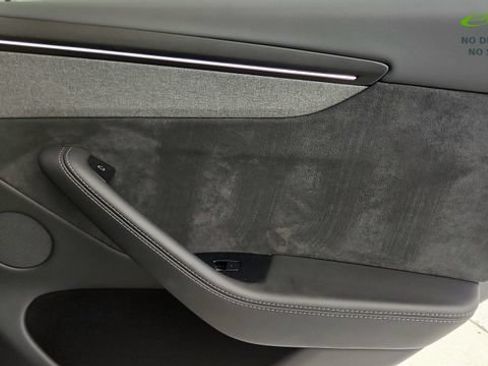 Used 2026 Tesla Model Y AWD image 39