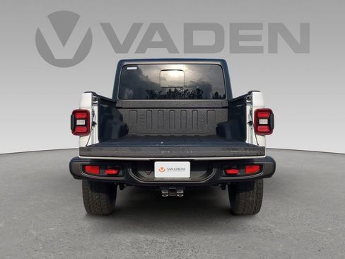 New 2025 Jeep Gladiator Rubicon w/ Convenience Group image 19