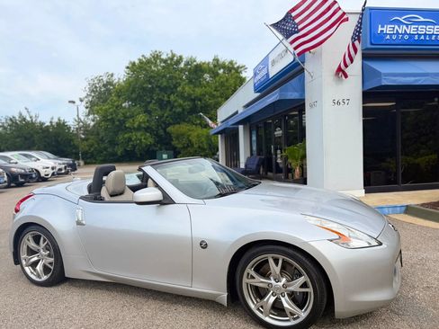 Used 2010 Nissan 370Z Touring w/ Sport Pkg RWD image 1
