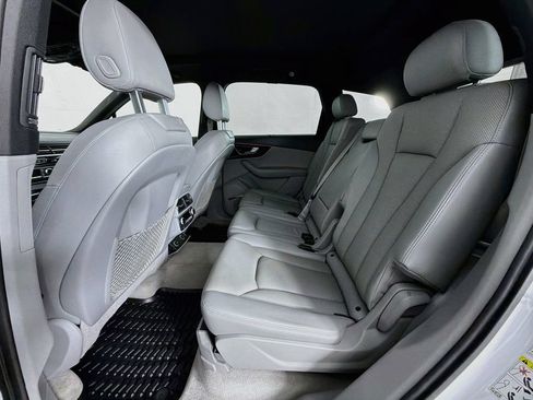 Used 2017 Audi Q7 3.0T Prestige AWD/4WD image 33