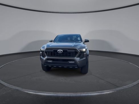 Used 2025 Toyota Tacoma TRD Off-Road AWD/4WD image 3