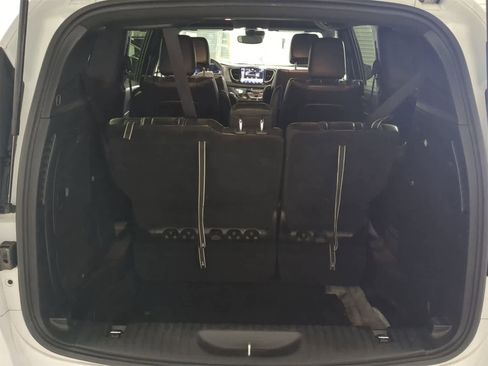 Used 2023 Chrysler Pacifica Touring-L w/ S Appearance Package image 31