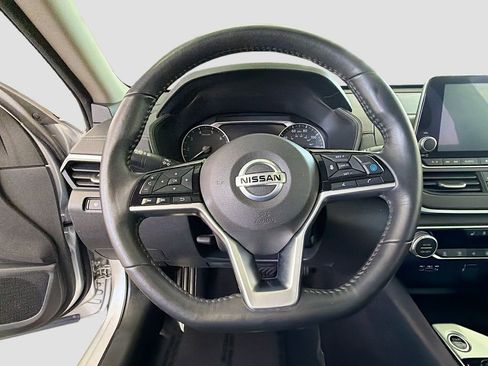 Used 2020 Nissan Altima 2.5 SV image 13