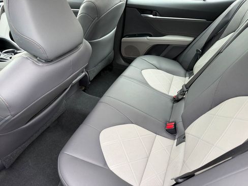 Used 2018 Toyota Camry XLE w/ Audio Package FWD image 21